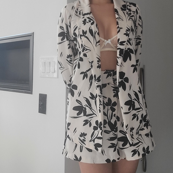 Blazer and shorts set - Picture 6 of 7